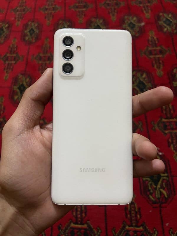 Samsung Galaxy A82 1