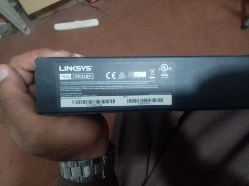 LINKSYS LGS318P 1