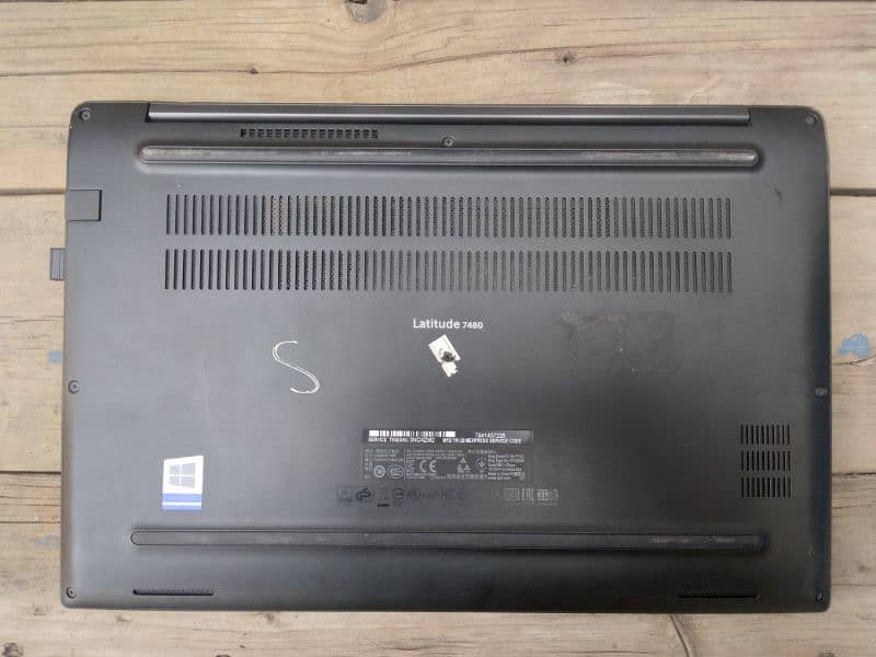 Dell latitude 7480 laptop in good condition. 3