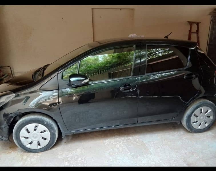 Toyota Vitz 2017 1