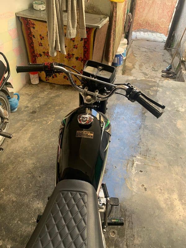 Honda 125 16 model new condition 10