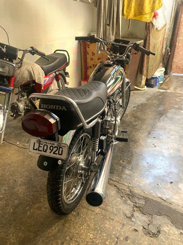 Honda 125 16 model new condition 13