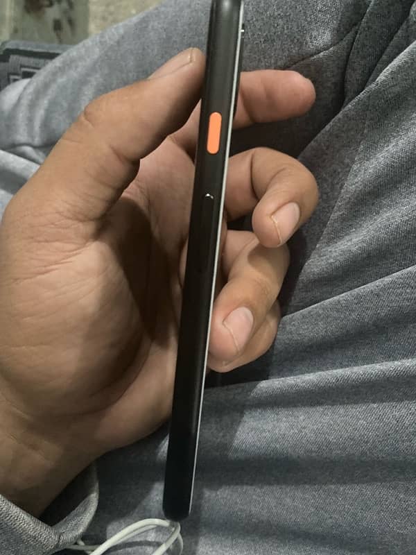 google pixel 4 6/64 new like condition 3