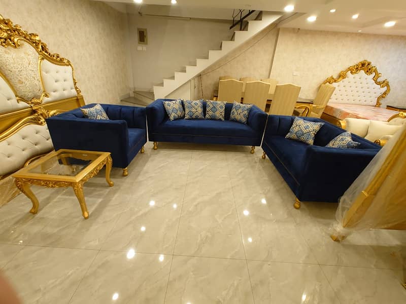 RUNNING FURNITURE SHOWROOM FOR SALE 9