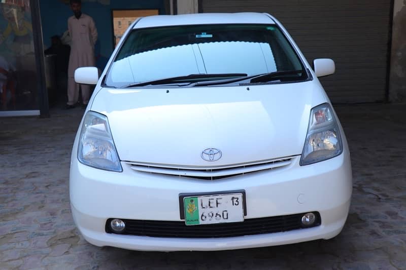 Toyota Prius 2010 Model/2013 Register 18