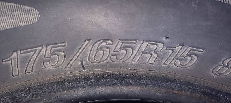 15 inch tyre urgent sale per tyre 3000 8