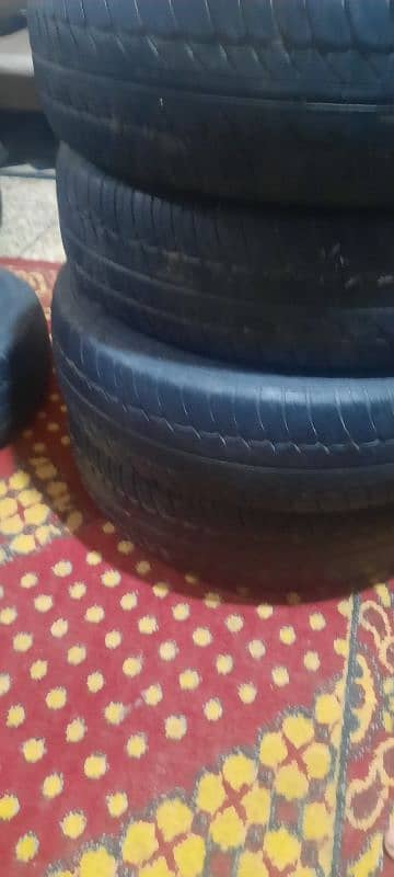 15 inch tyre urgent sale per tyre 3000 11