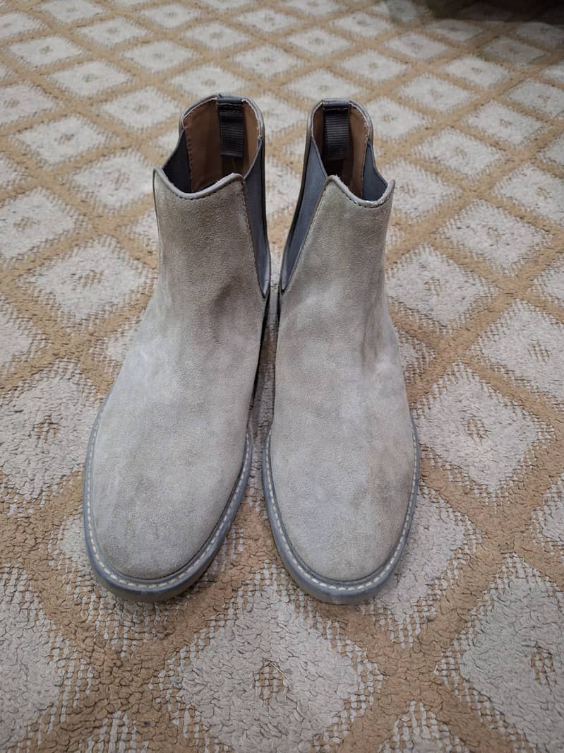 Clarks Chelsea Boots 0