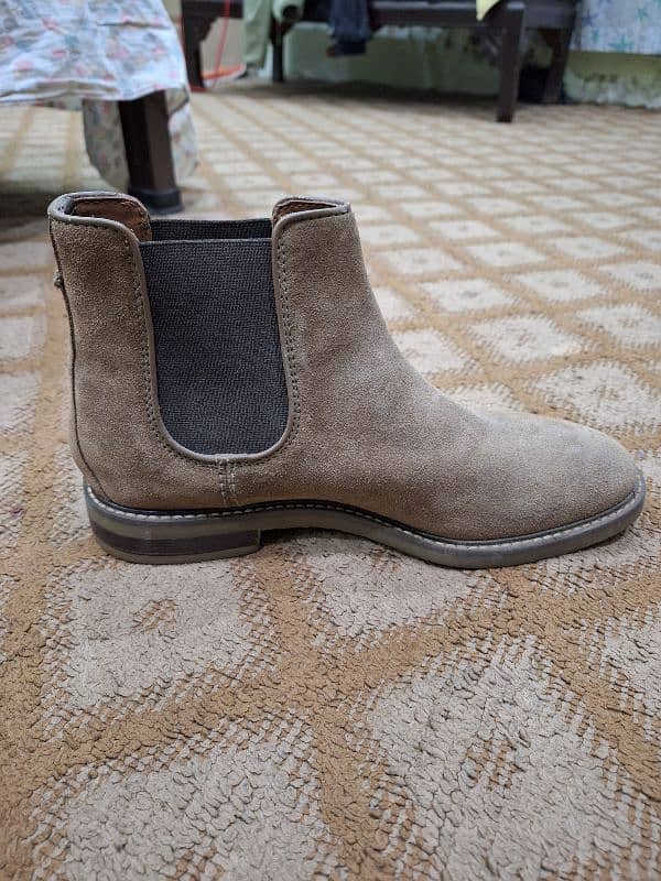 Clarks Chelsea Boots 2