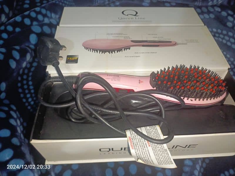 QUEEN LINE HAIRSTRATINEER 3