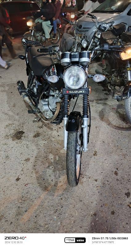 Suzuki GS 150 6