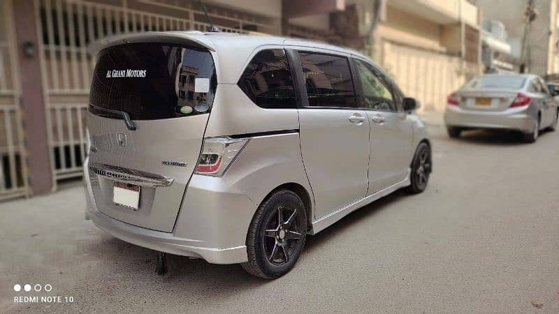 Honda Freed 2012 5