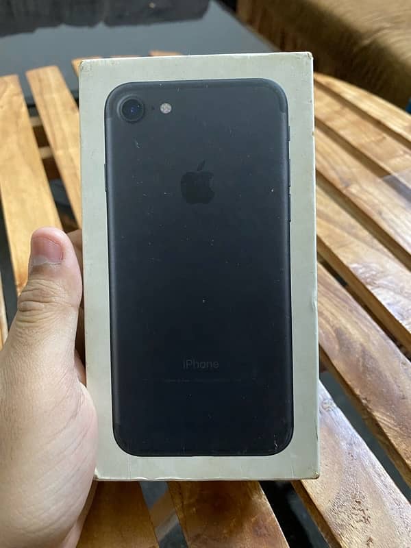 iPhone 7 PTA Approved 32 GB With Box 2