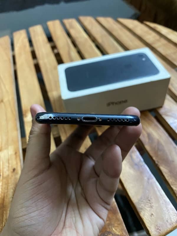 iPhone 7 PTA Approved 32 GB With Box 6