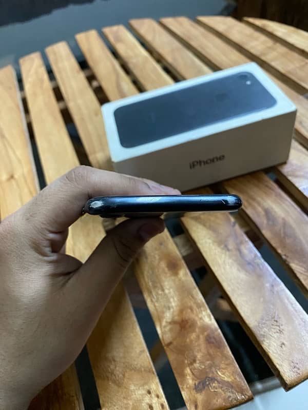 iPhone 7 PTA Approved 32 GB With Box 8