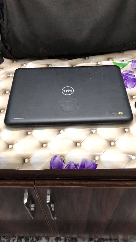 Dell Crome book with charger 0