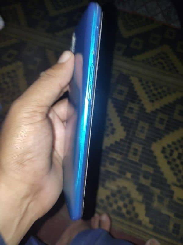 realme 5i 4