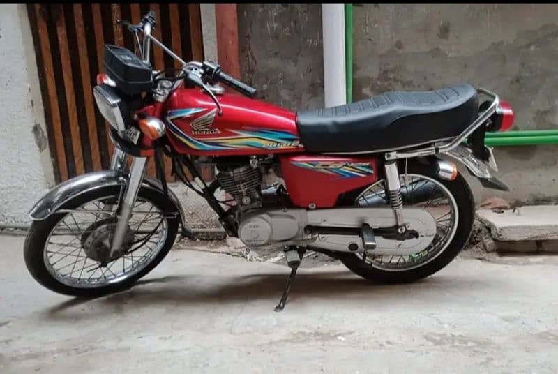 HONDA 125 NEW CONDITION AL OKAY 1