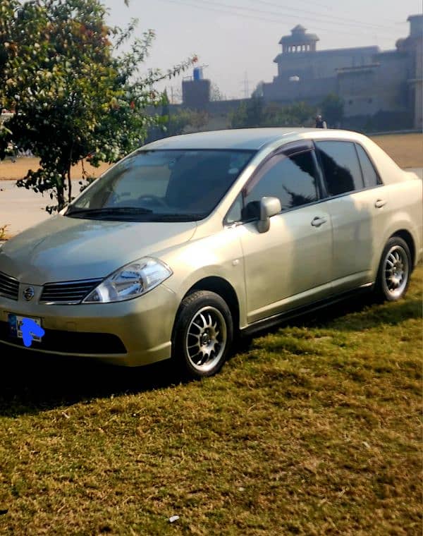 Nissan Tiida 2007 1