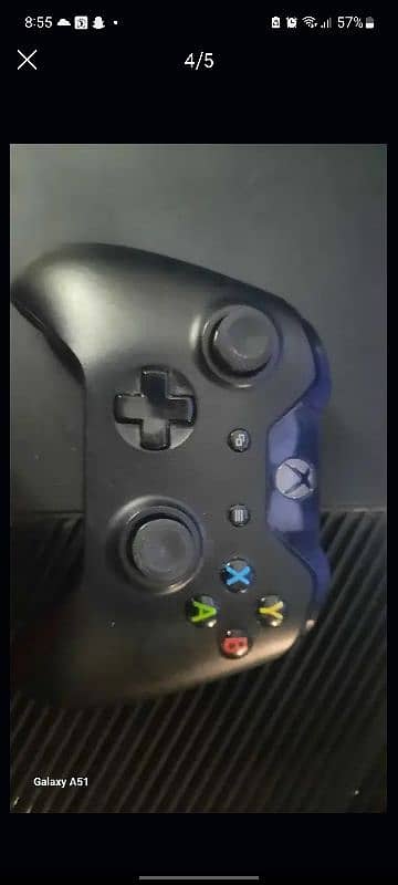 Xbox one 1tb with 2 controllers 3