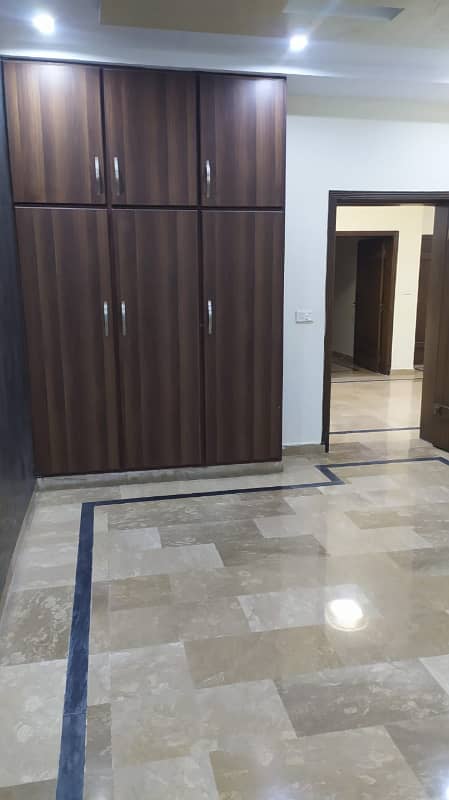 House FOR RENT Upper Portion Gas Avaiable 3