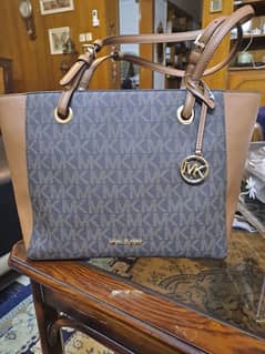 Michael Kors Walsh Tote Bag