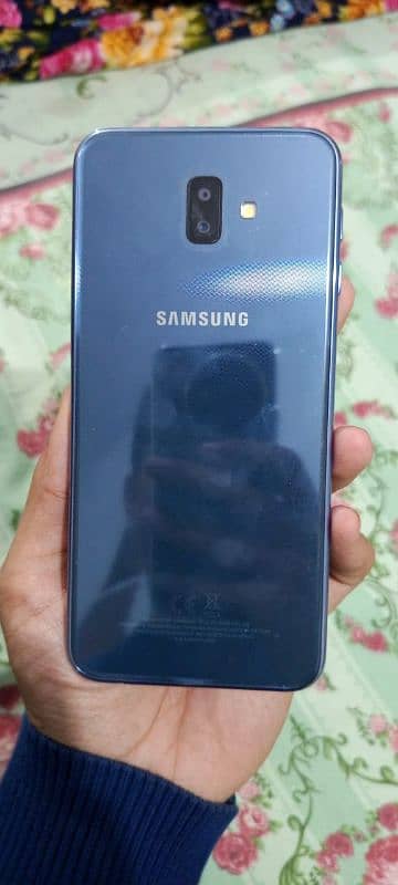 Samsung j6+ with box 0