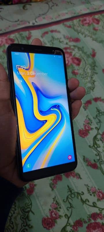 Samsung j6+ with box 1