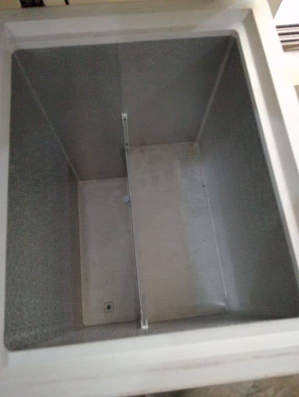 deep freezer Haier good condition 2