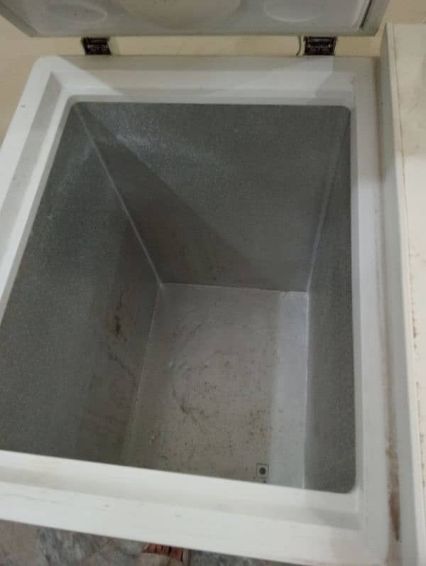 deep freezer Haier good condition 4