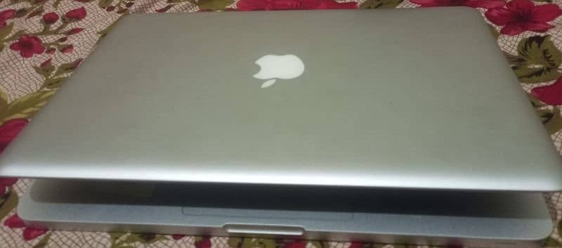 Macbook pro 2012 available in low price 0