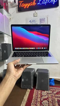 Macbook pro 2019 i5 16/256 13 inch Tayyab laptop