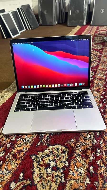 Macbook pro 2019 i5 16/256 13 inch Tayyab laptop 8