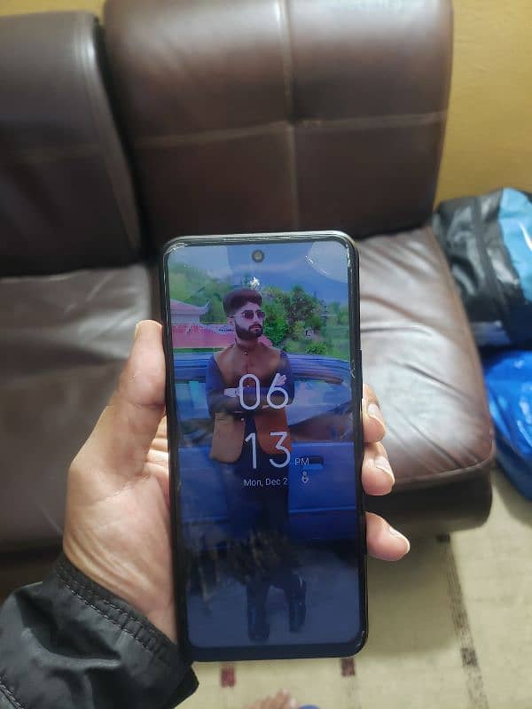 infinix 6/128 1