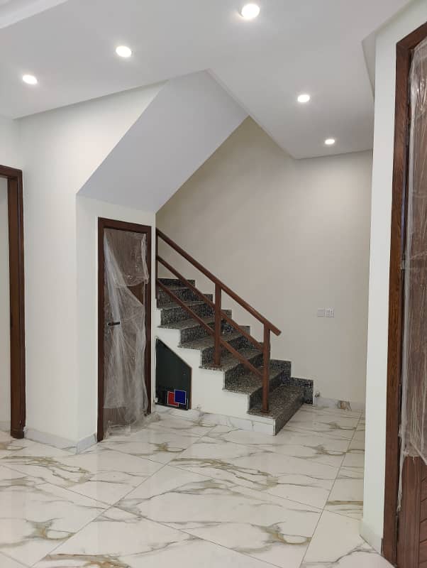 5 Marla Beautifull Modern House For Sale In Dream Gardens Phase 1 Lahore 10