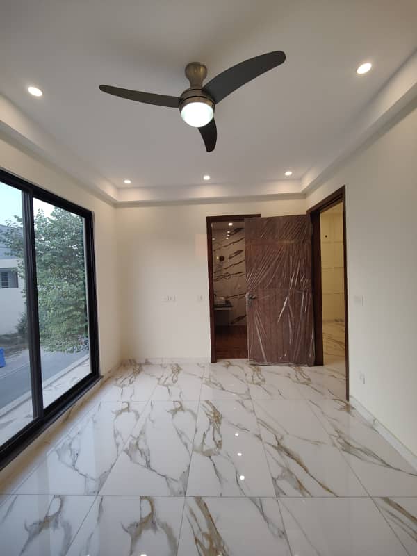 5 Marla Beautifull Modern House For Sale In Dream Gardens Phase 1 Lahore 20