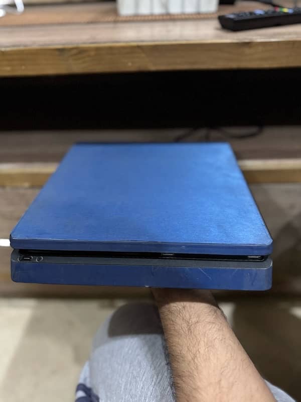 PS4 Playstation 4 Slim 500 in Excellent Condition 4