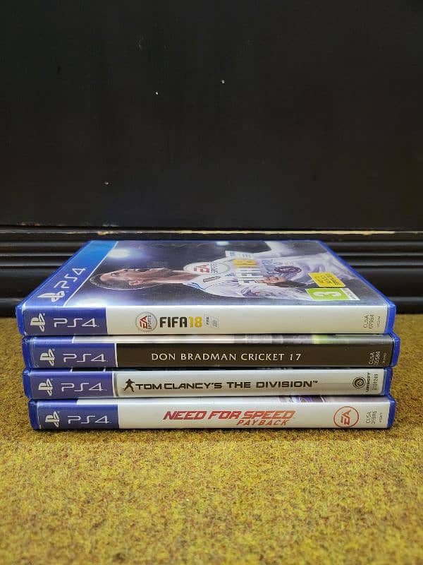 Play Station 4 Slim 500GB with EXTRA ACCOUNT GAMES 8