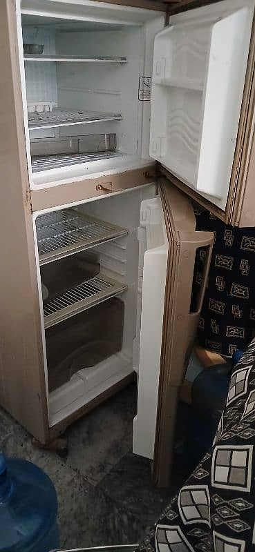 dawalance fridge medium size for sale not any fault all ok 0