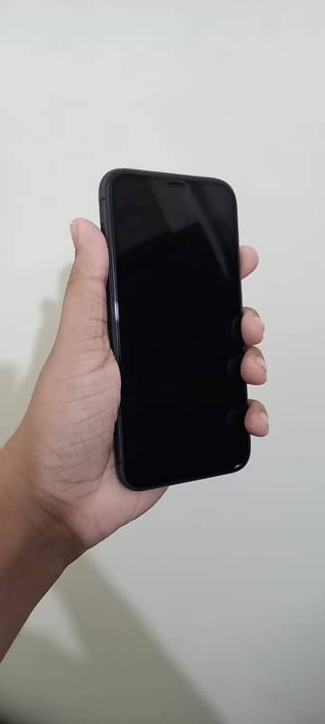 iphone 11 64gb jv [price negotiable] 3