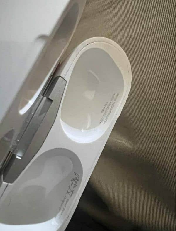 Apple Air pods 2nd Generation 1