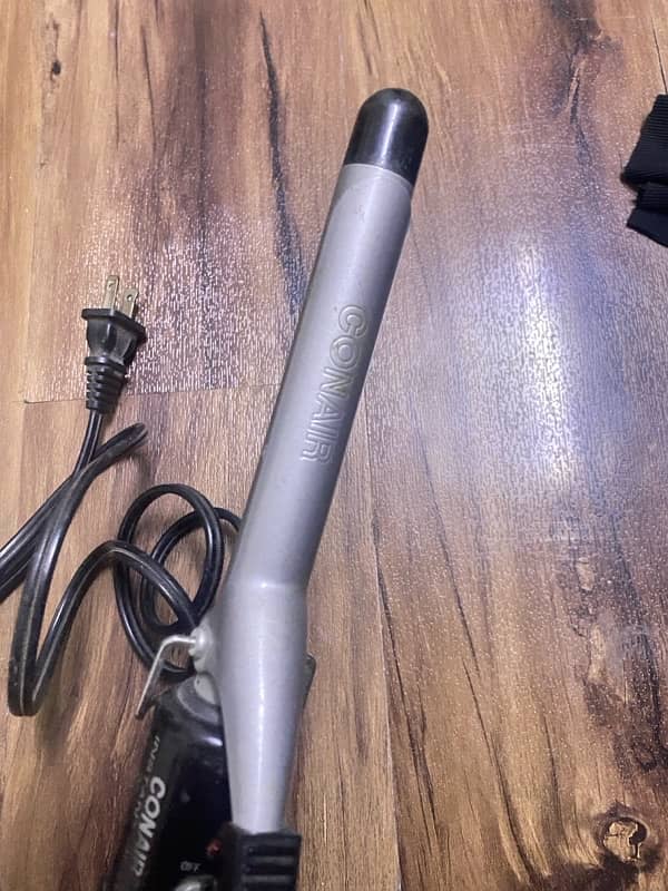 CONAIR HAIR STRAIGHTENER 4