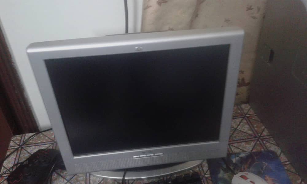 Monitor hp 15 inch 2