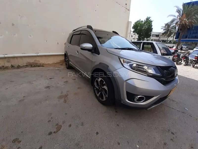 Honda BR-V 2017 S 100% genuine no touch-ups 2