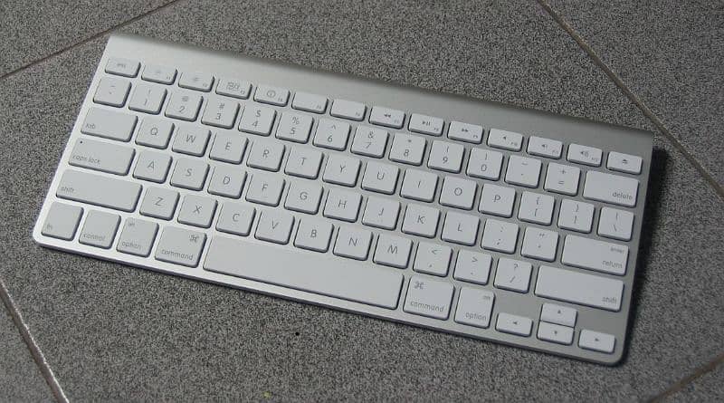 MAGIC 1 - ORIGINAL APPLE WIRELESS SLIM KEYBOARD 1