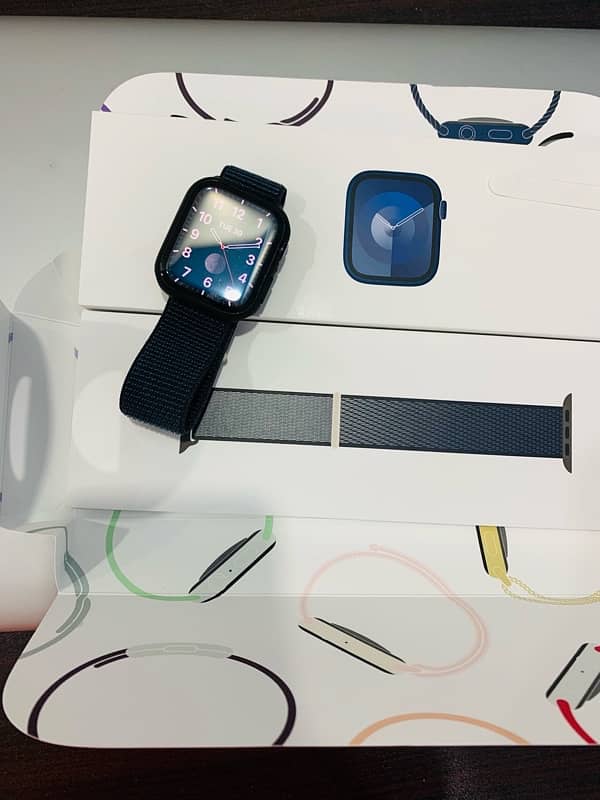 Apple Smartwatch Series 9 with Box. In Apple warranty 4