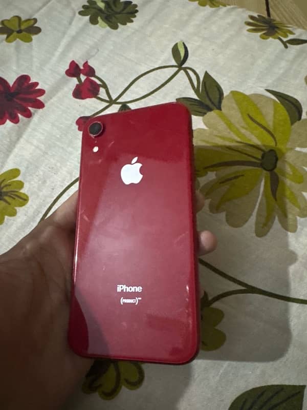 i phone xr 64Gb i cloud  locked phone all original water pack 0