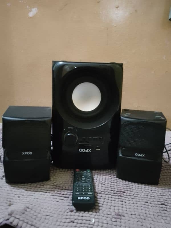 XPod speakers 1 month used 4