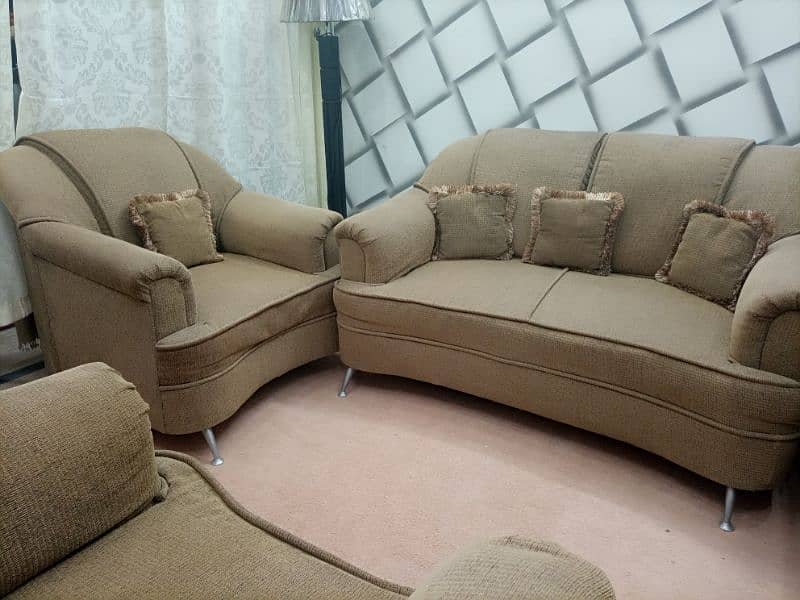 7 seater sofa for sale condition 10/10 bilkul saaf condition h 1