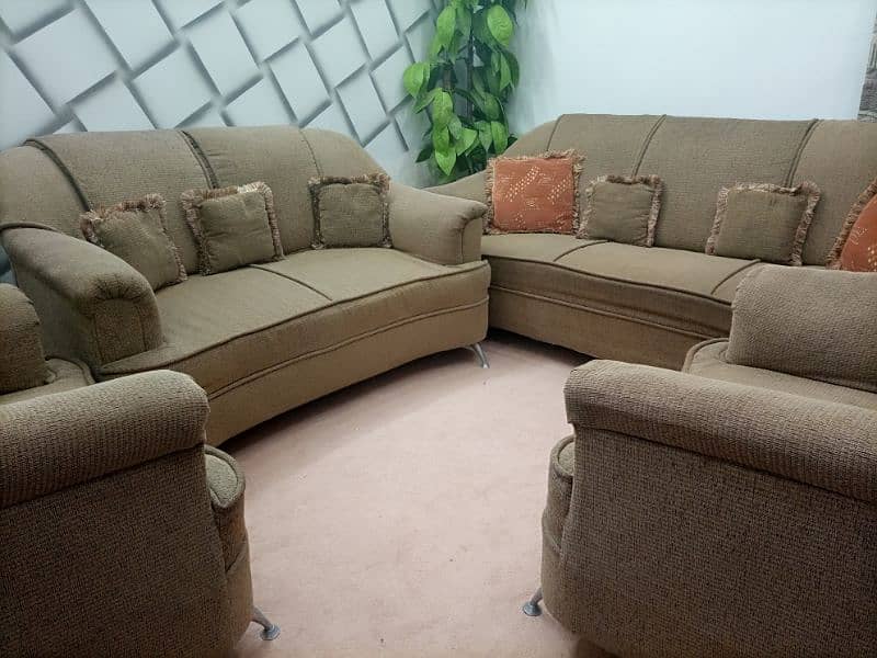 7 seater sofa for sale condition 10/10 bilkul saaf condition h 2